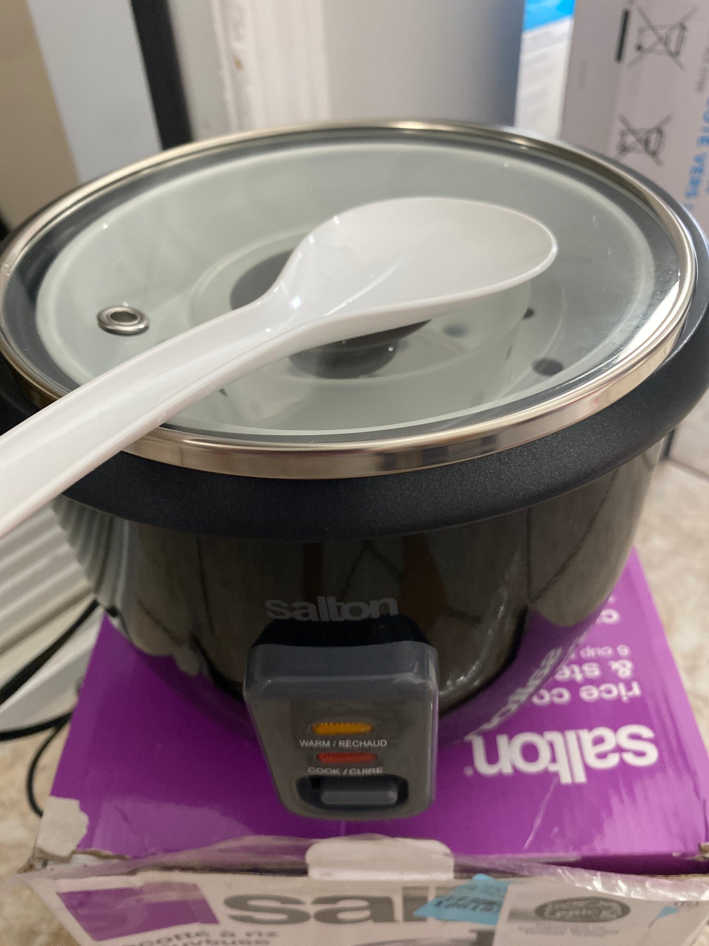 Salton Automatic Rice Cooker & Steamer 6 Cup