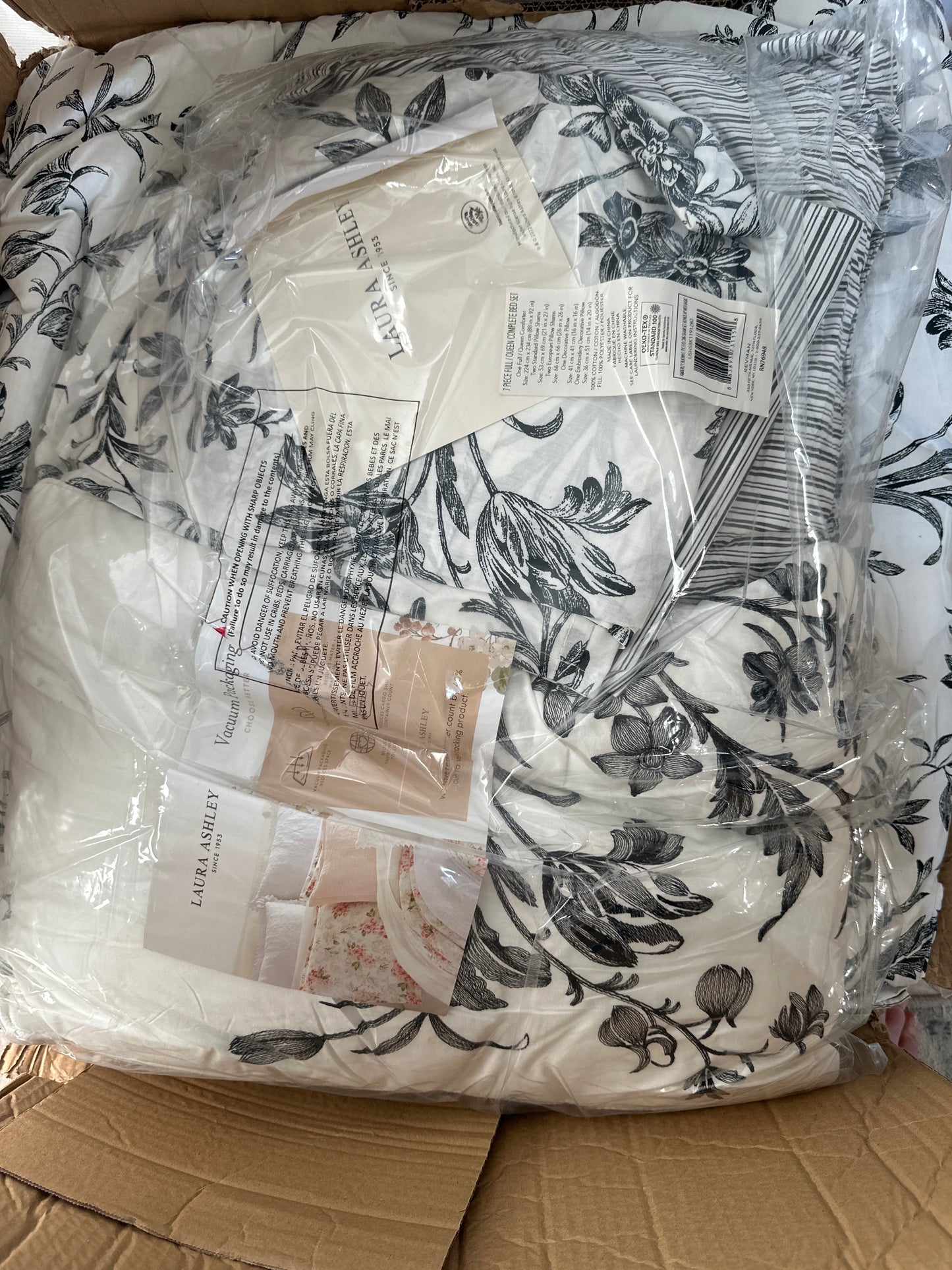 Amberley Floral 100% Cotton Bonus Comforter Queen Set includes Shams and Decorative Pillows