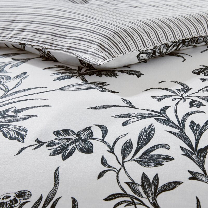 Amberley Floral 100% Cotton Bonus Comforter Queen Set includes Shams and Decorative Pillows