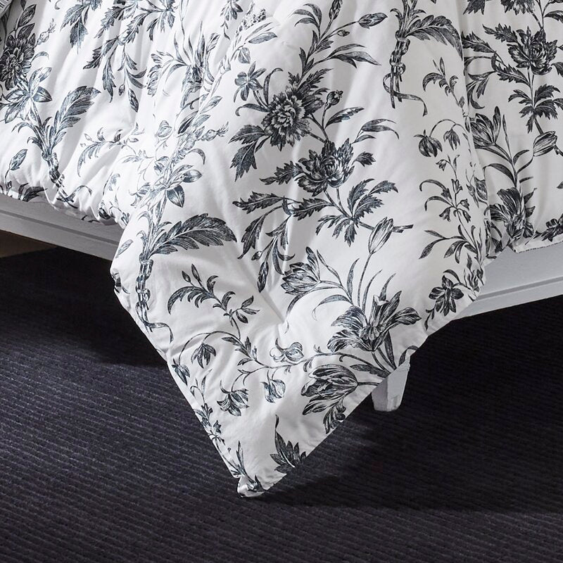 Amberley Floral 100% Cotton Bonus Comforter Queen Set includes Shams and Decorative Pillows
